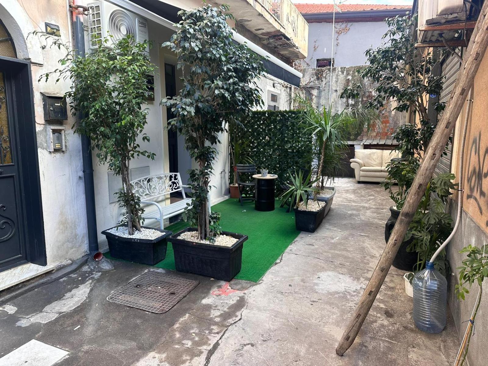 Sicily House 7 *