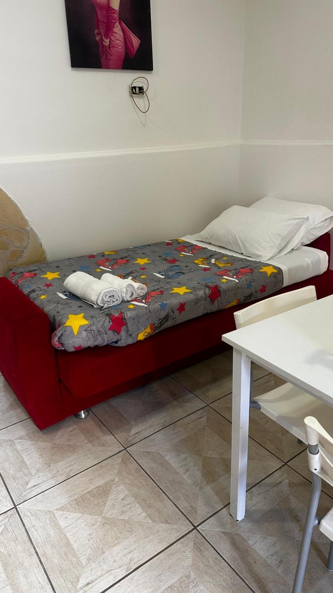 Sicily House 7 *
